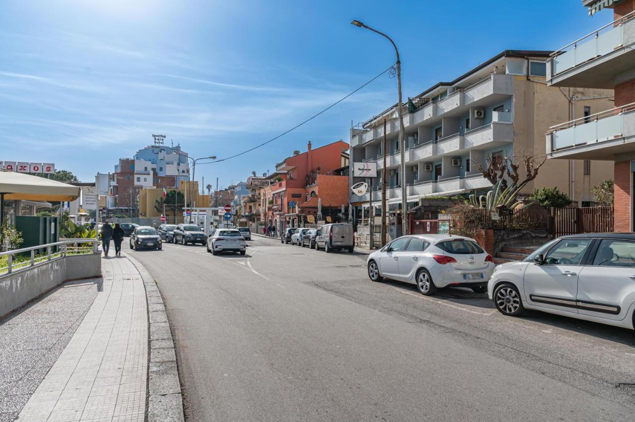 דירות גיארדיני נאקסוס Naxos Bay Flat With Terrace 50 Meters From The Sea מראה חיצוני תמונה